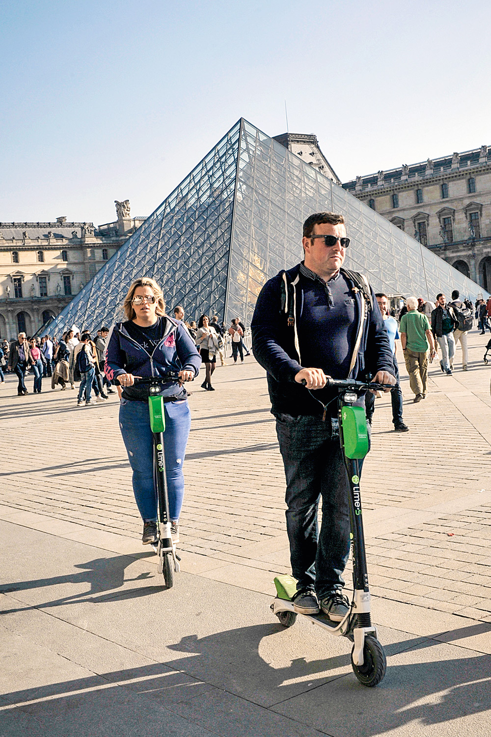 PATINETE-PARIS-TURISTA PATINETE-PARIS-TURISTA