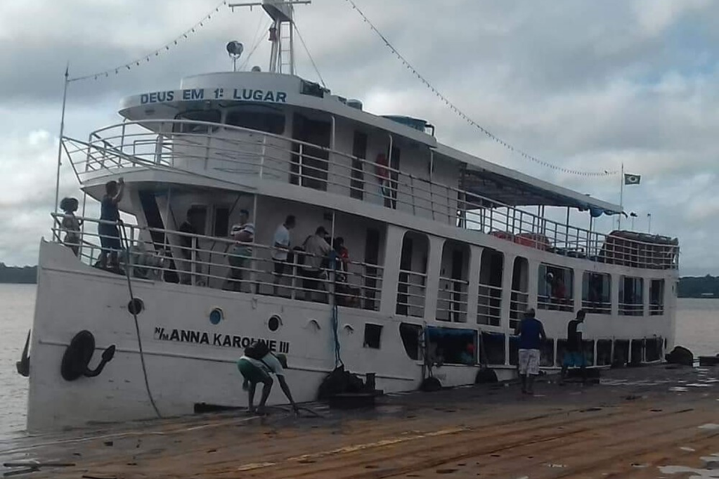 Embarcação naufraga ao sul do Amapá