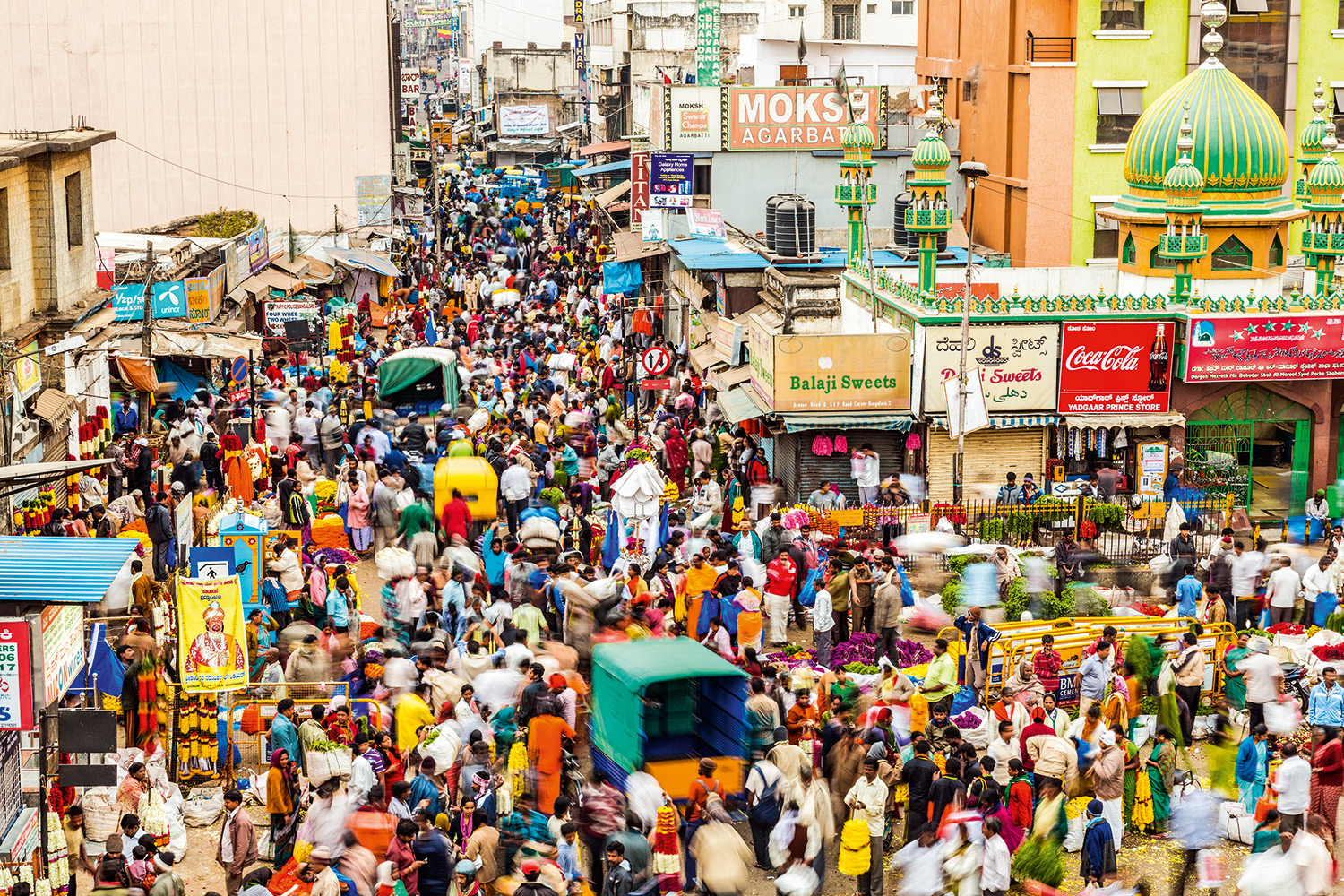Население Индии 2023. Индия толпа. Индия улицы. Бангалор Индия.