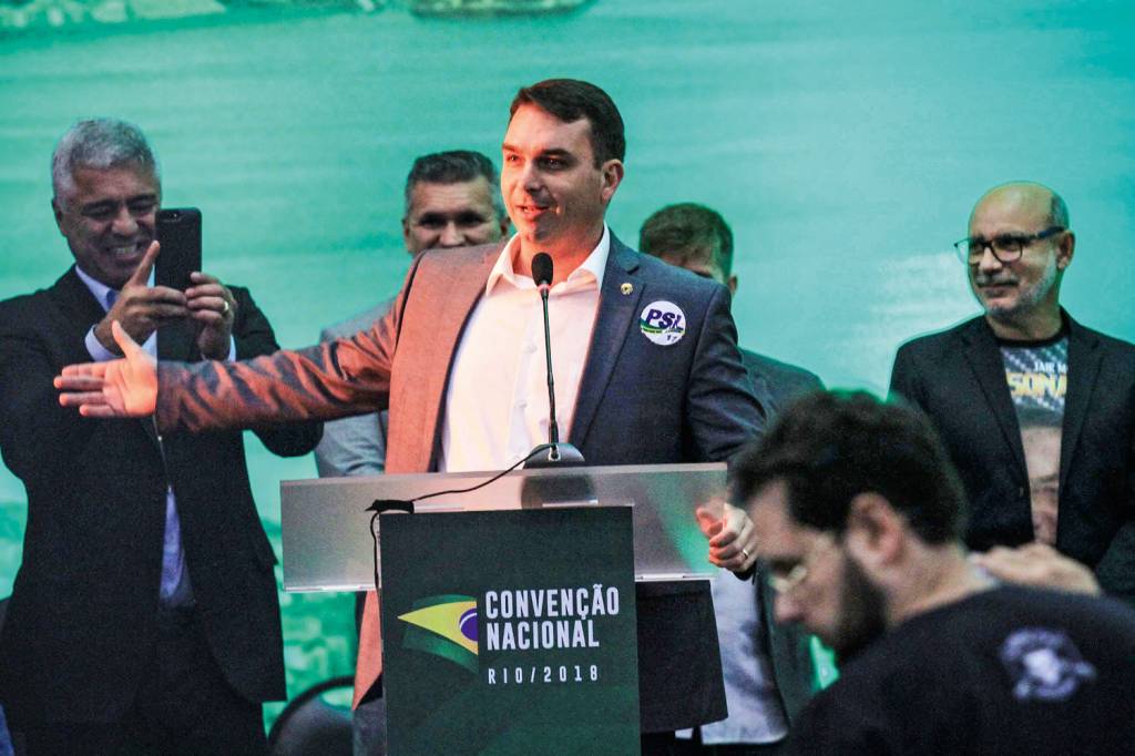 Flávio, com Queiroz Flávio, com Queiroz