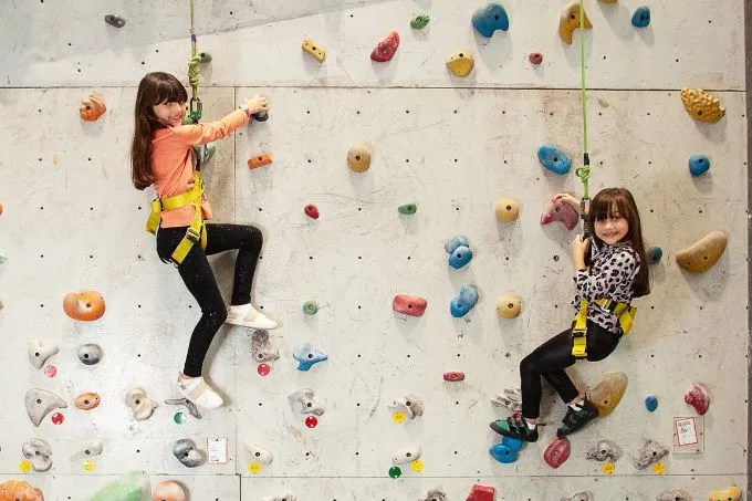 Praticar esportes na infância gera benefícios permanentes ao coração