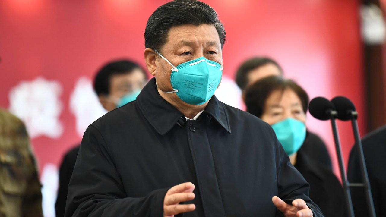 Presidente da China, Xi Jinping, usando máscara