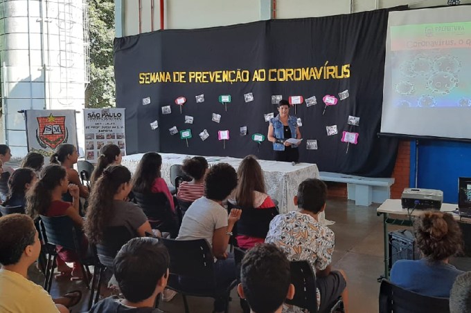 Escolas públicas de São Paulo fazem atividades de conscientização sobre o coronavírus