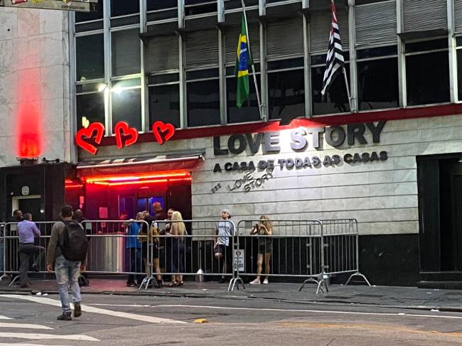 Love Story, lendária boate paulistana, às 6 da manhã: apenas três clientes homens entraram na casa na madrugada do dia 19