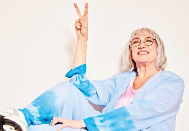 Lilia Cabral exercita o deboche e a sensibilidade de Rita Lee em nova peça