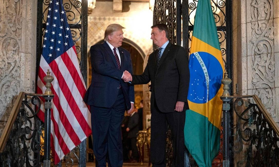 O presidente americano Donald Trump recebe para um jantar o presidente Jair Bolsonaro em Palm Beach, na Flórida