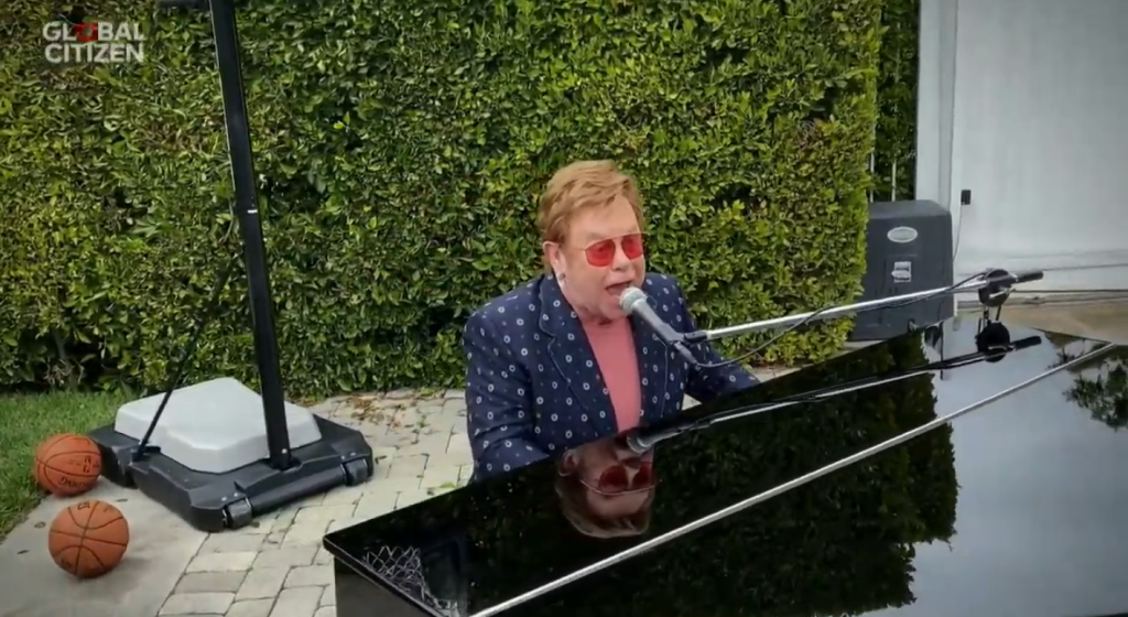 Elton John testou positivo para a Covid-19