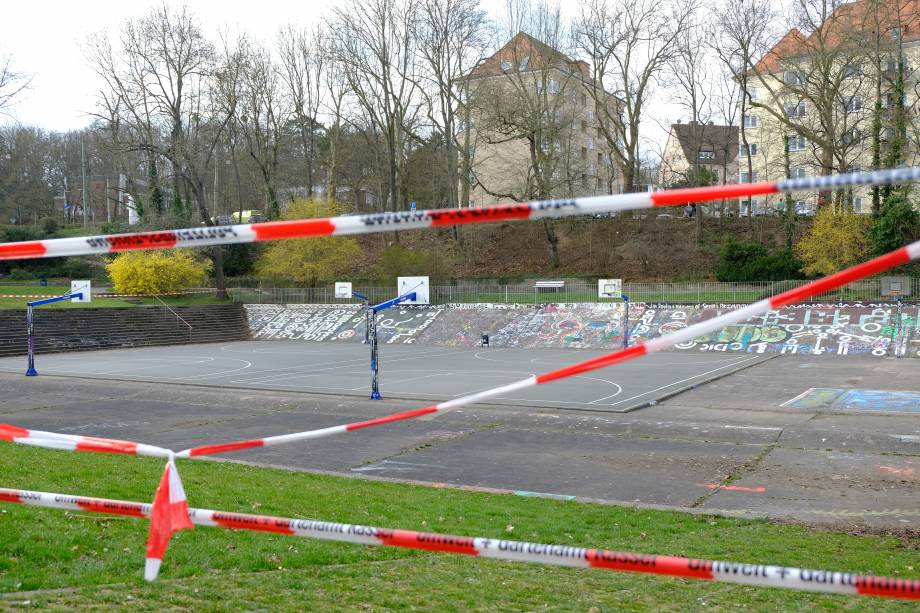 Quadras de basquete fechadas na cidade de Kassel, na Alemanha