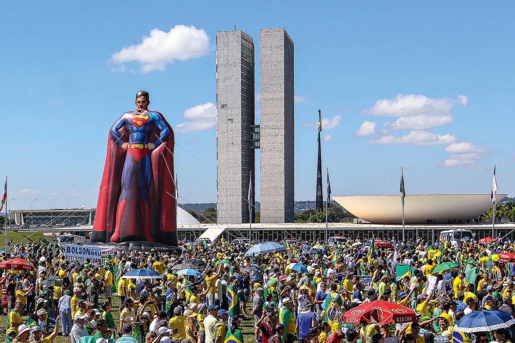 A LENDA - O ex-juiz da Lava-Jato era, até dias atrás, tratado como “herói” pelos militantes bolsonaristas, mas,...