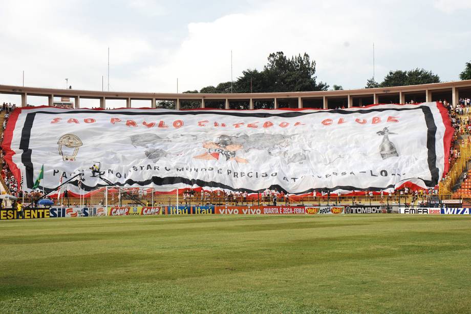 Torcida do São Paulo durante jogo da semifinal contra o São Caetano, em 2007