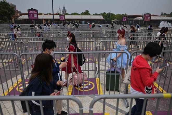 015e285e-649d-47d5-8f60-a84215395780-shanghai_disneyland_reopens_02 015e285e-649d-47d5-8f60-a84215395780-shanghai_disneyland_reopens_02