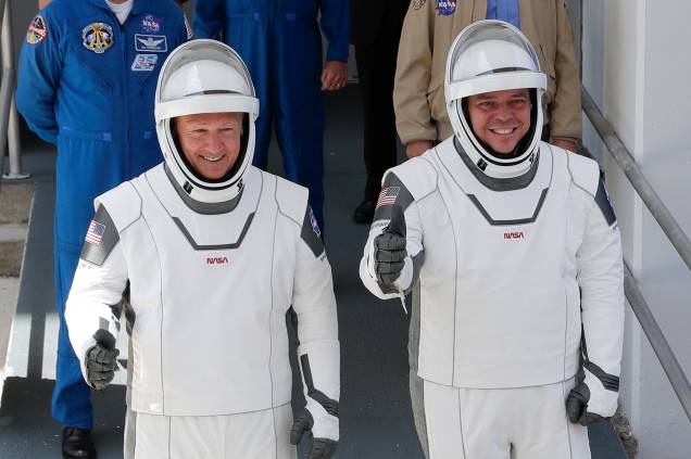 Douglas Hurley (à esq.) e Robert Behnken, os protagonistas desse voo espacial histórico