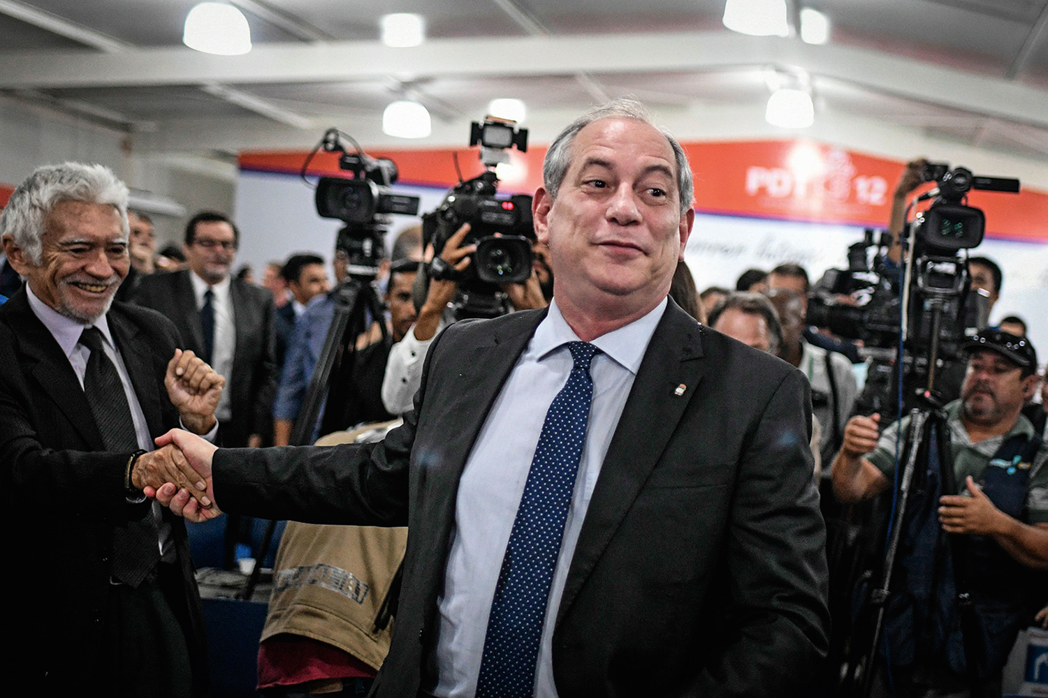 EXECUTIVA DO PDT INDICA, POR UNANIMIDADE, CIRO GOMES COMO PR¿-CANDIDATO ¿ PRESID NCIA