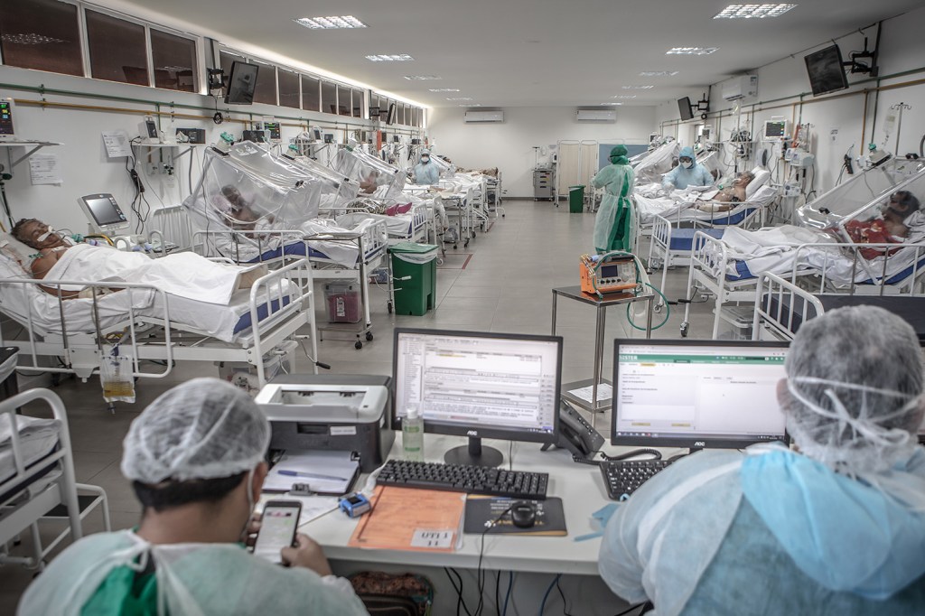 Leitos de UTI do hospital de campanha Gilberto Novaes sob responsabilidade da Prefeitura de Manaus
