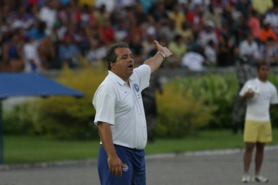 Vadão, técnico do Bahia, durante jogo contra o Náutico, pela série B do Campeonato Brasileiro, no estádio da Fonte Nova, em 2005 