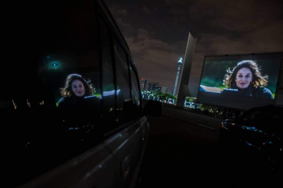 Sessão de cinema ao ar livre "Belas Artes Drive-in" realizada no Memorial da América Latina, em São Paulo Sessão de cinema ao ar livre "Belas Artes Drive-in" realizada no Memorial da América Latina, em São Paulo