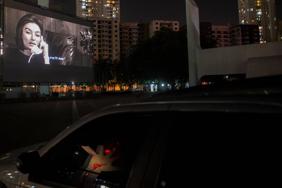 Sessão de cinema ao ar livre "Belas Artes Drive-in" realizada no Memorial da América Latina, em São Paulo Sessão de cinema ao ar livre "Belas Artes Drive-in" realizada no Memorial da América Latina, em São Paulo