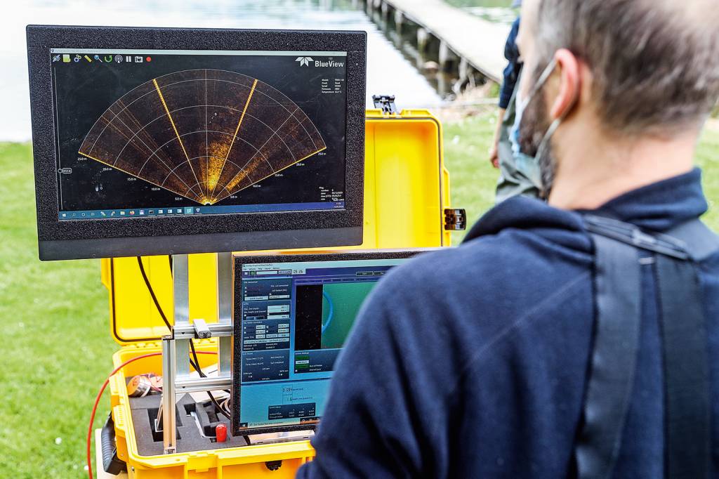 Archaeologists explore the lake bed with laser technology Archaeologists explore the lake bed with laser technology