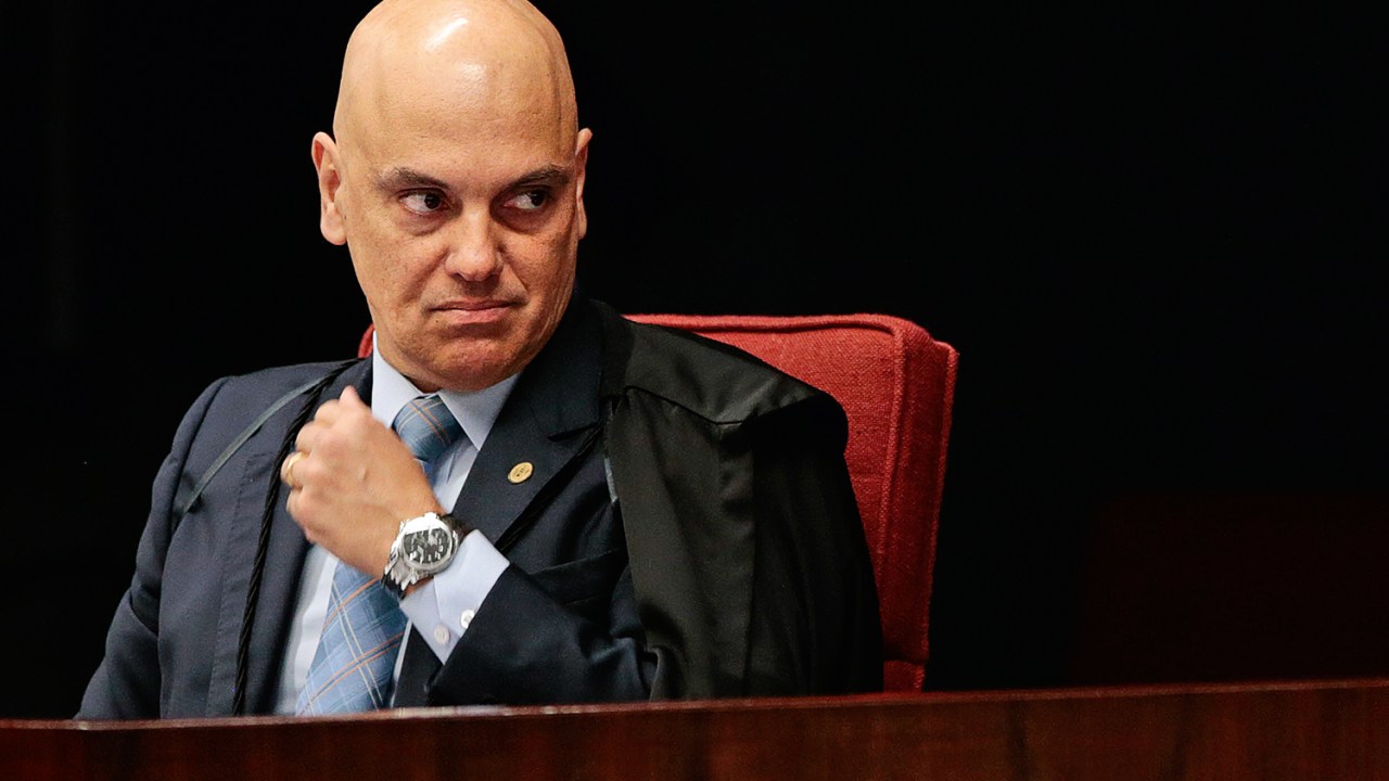 DUPLO PAPEL - Moraes: dono do inquérito no STF e membro da Corte eleitoral