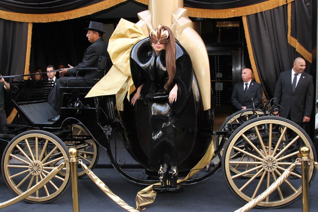 Lady Gaga durante lançamento de seu perfume "Fame", em Nova York, no ano de 2012