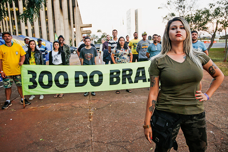 Minguados E Teatrais O Acampamento Do Grupo De Sara Winter Em Brasilia Veja