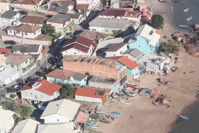 Imagem feita a partir do helicóptero que levava o presidente Jair Bolsonaro a áreas atingidas por ciclone