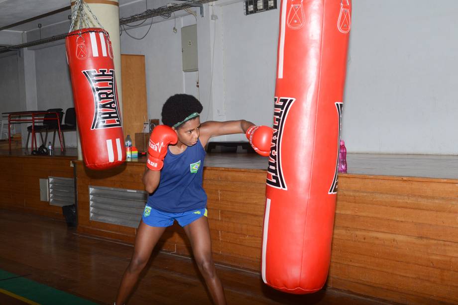 Equipe de boxe durante treinos, em Sangalhos