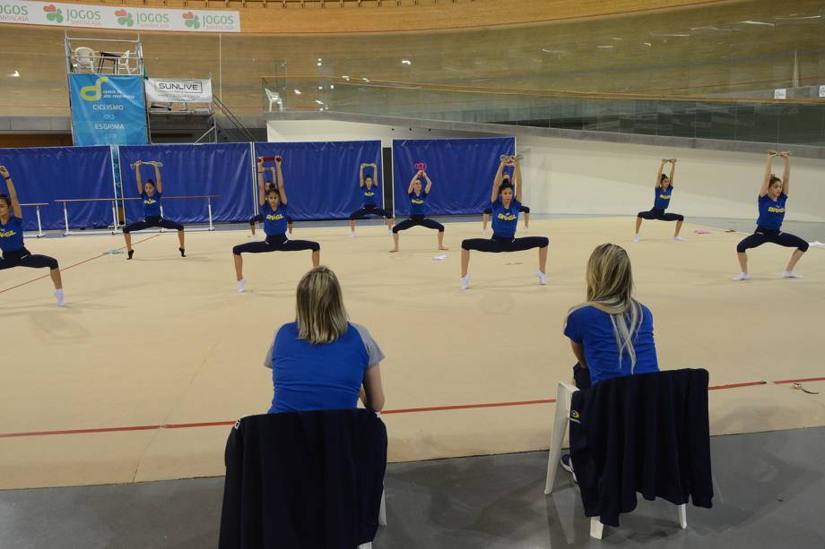 Treino da equipe de Ginástica Rítmica, em Sangalhos