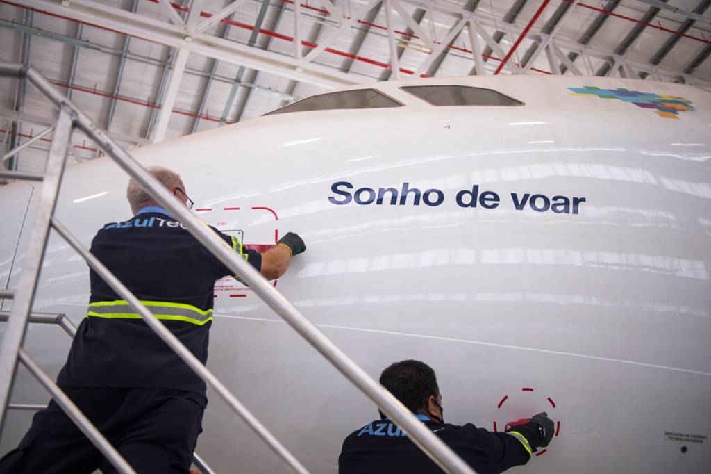 Economista alerta para primeiro impacto da fusão de Azul e Gol ao cliente