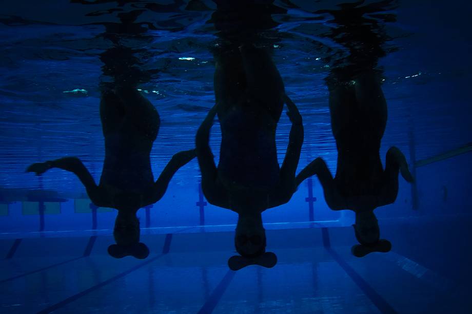 Treino da equipe de nado artístico, em Sangalhos