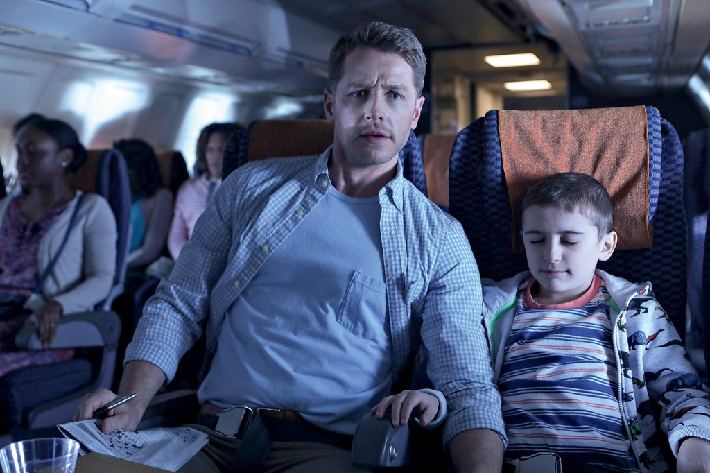 TENSÃO - Josh Dallas e Jack Messina em Manifest: como em Lost, a série tem pesadelo de avião e lances sobrenaturais -