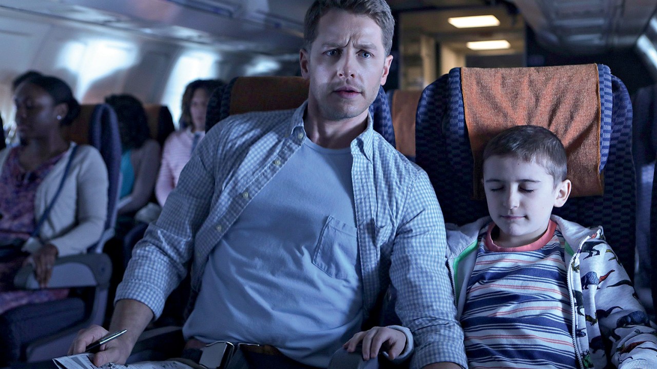 TENSÃO - Josh Dallas e Jack Messina em Manifest: como em Lost, a série tem pesadelo de avião e lances sobrenaturais -