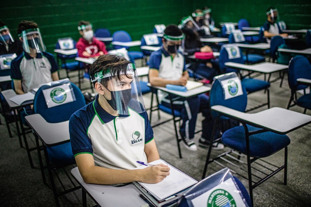 Escolas em Manaus foram as primeiras a reabrir as portas na realidade pós-vírus: estudo mostra que estados estudantes do Norte e Nordeste foram os que menos aprenderam