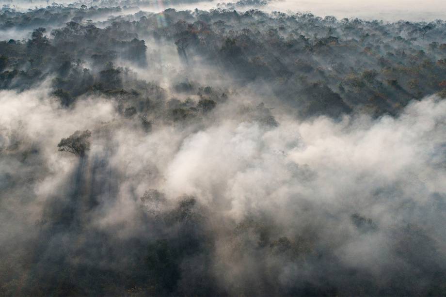 Vista aérea das queimadas