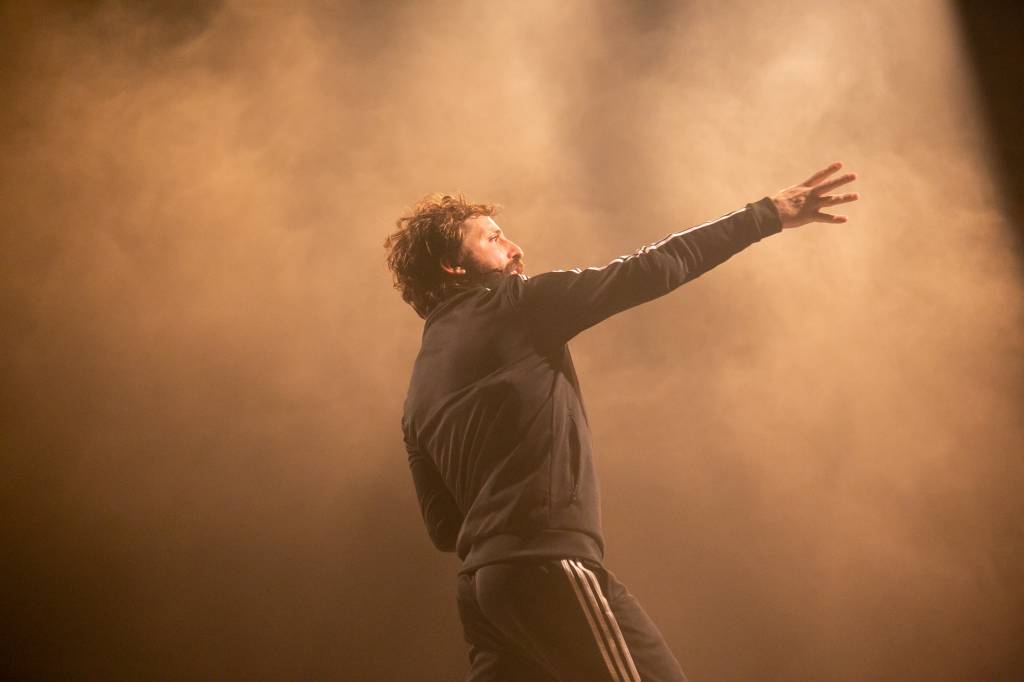 Gregório Duvivier: “Falta o público para que essa experiência seja teatro”