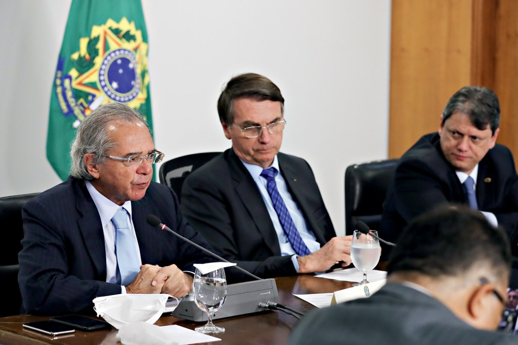 Guedes e Tarcísio, com Bolsonaro