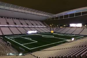 Arena Corinthians foi coberta de LED para anunciar naming rights
