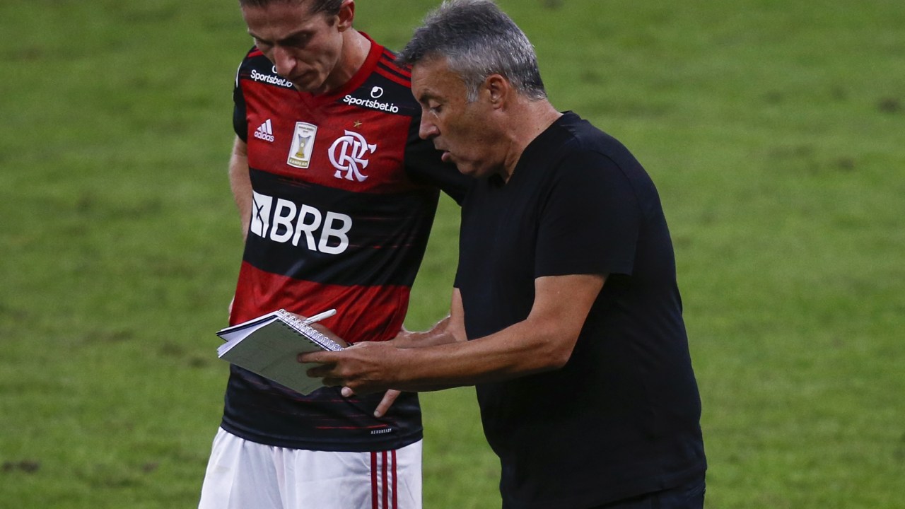 Domènec Torrent e Filipe Luís, do Flamengo