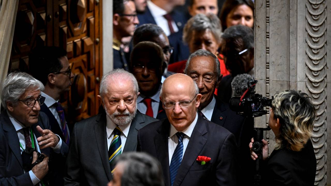 O presidente Lula e o presidente do Parlamento português, Augusto Santos Silva
