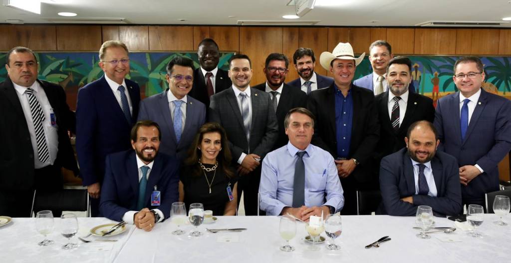 Positivo para Covid-19, anúncio de ministro gera alvoroço nos evangélicos