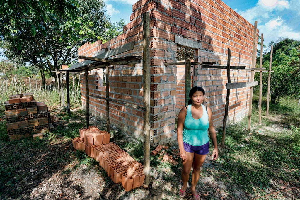 Iracilene da Silva: construção de casa para a filha com o dinheiro do benefício recebido do governo -
