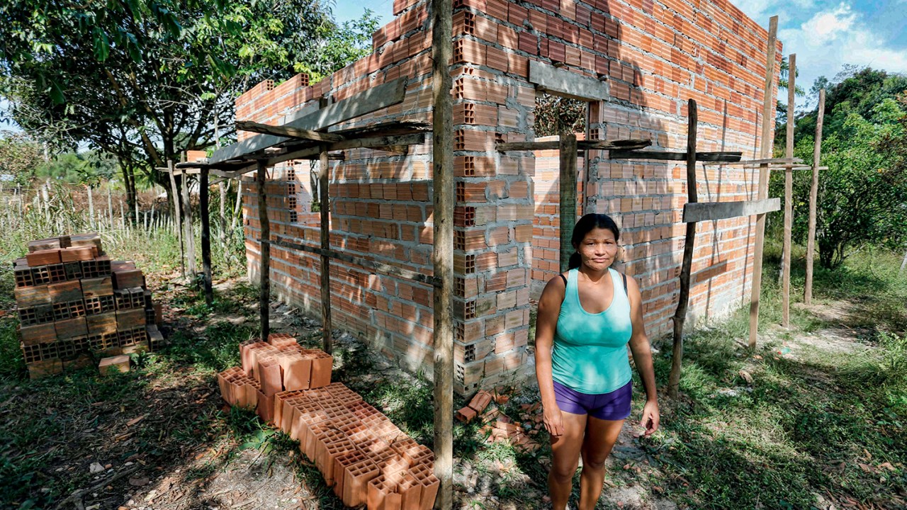 Iracilene da Silva: construção de casa para a filha com o dinheiro do benefício recebido do governo -