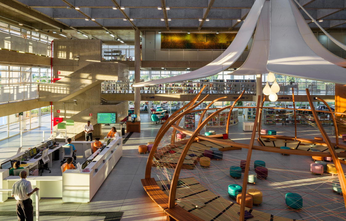 Interior da Biblioteca Parque Villa-Lobos, na zona oeste de São Paulo.