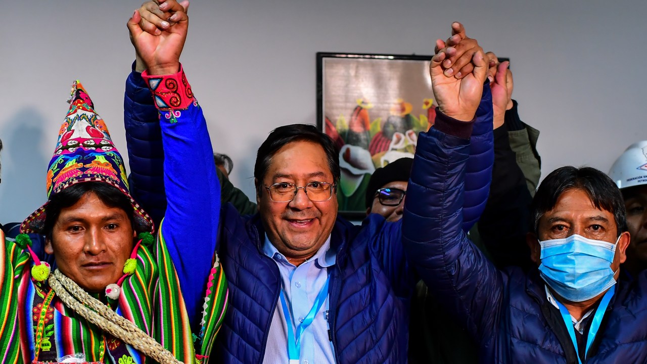 Luis Arce comemora vitória após divulgação de resultados parciais na Bolívia - 19/10/2020 -
