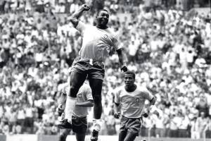 Pelé imortalizou o soco no ar a cada comemoração de gol -