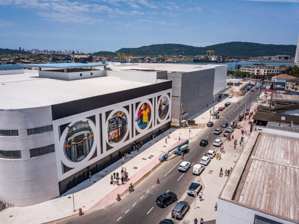 Obra Coração Santista, de Eduardo Kobra, em homenagem a Pelé, em Santos (SP) Obra Coração Santista, de Eduardo Kobra, em homenagem a Pelé, em Santos (SP)