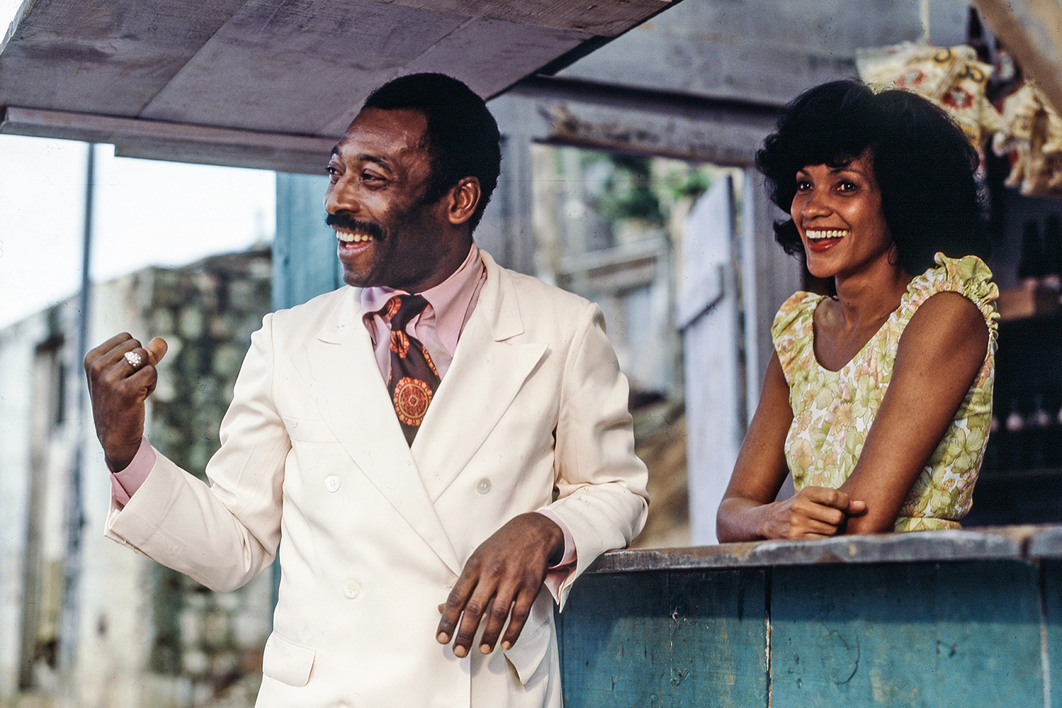 Pelé e Juciléia Teles durante as filmagens de “Pedro Mico”, de Ipojuca Pontes – Ricardo Beliel/Placar