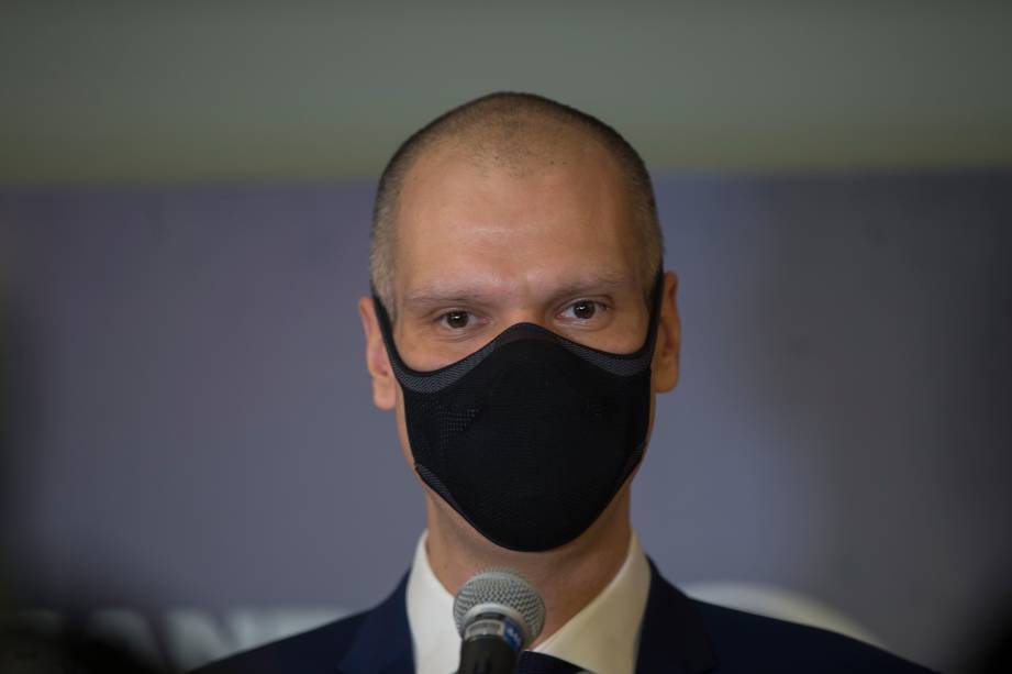 Bruno Covas (PSDB) durante sua chegada ao primeiro debate eleitoral para a prefeitura de São Paulo - Bruno Covas (PSDB) durante sua chegada ao primeiro debate eleitoral para a prefeitura de São Paulo -