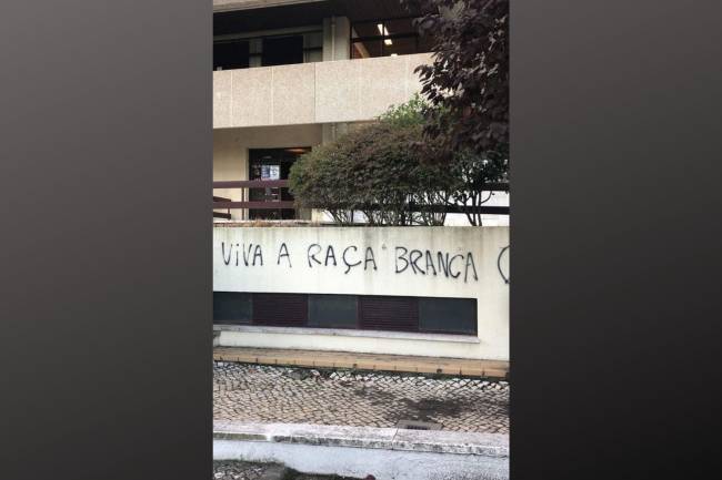 Pichações racistas e xenofóbicas em Lisboa nesta sexta
