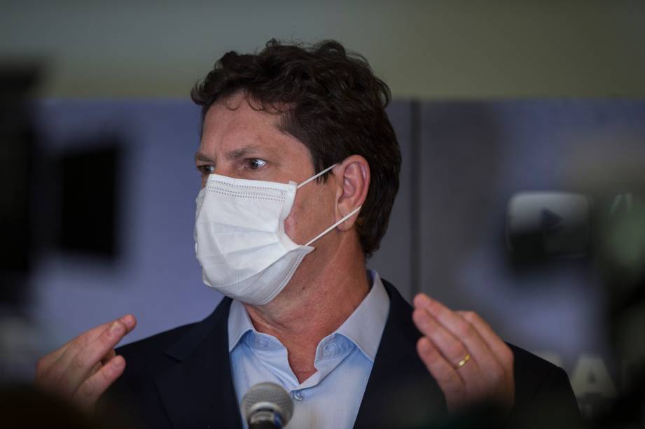 Jilmar Tatto (PT) durante sua chegada ao primeiro debate eleitoral para a prefeitura de São Paulo - Jilmar Tatto (PT) durante sua chegada ao primeiro debate eleitoral para a prefeitura de São Paulo -